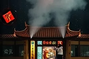 动画长片铁皮月亮的机械月亮与齿轮剪影封面